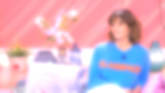 Le pull flashback de Faustine Bollaert dans Ça commence aujourd'hui du