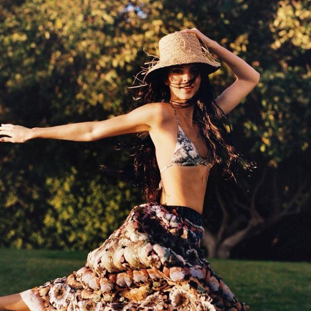 Le chapeau en paille porté par Kendall Jenner sur son compte Instagram @kendalljenner