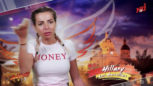 Le t-shirt blanc Honey porté par Hillary dans Les Anges 11 Episode 85