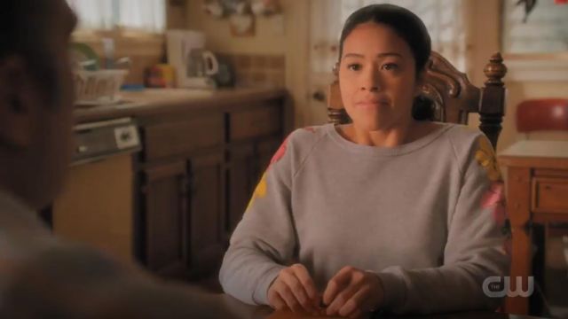 Wildfox Hibiscus Heathered Sweatshirt worn by Jane Villanueva (Gina Rodriguez) in Jane the Virgin (S05E09)