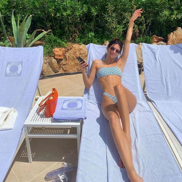Goyard St Louis PM w/ Poche de Kendall Jenner au Cap-Eden-Roc Hôtel à Antibes, France 23 Mai 2019