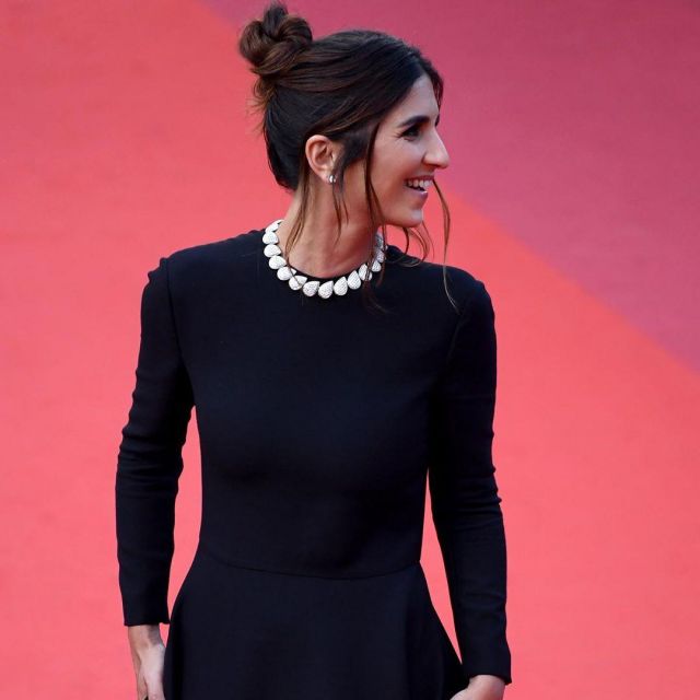 Le collier Boucheron à motifs ovales en argent et strass de Géraldine Nakache à la cérémonie de clôture du Festival de Cannes le 25 mai 2019