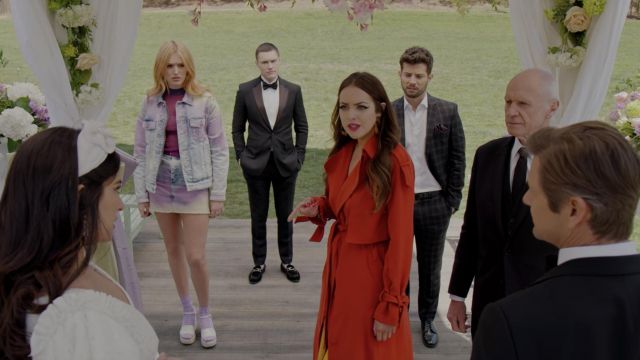 The top Rag & Bone worn by Kirby Anders (Maddison Brown) in Dynasty (S02E22)