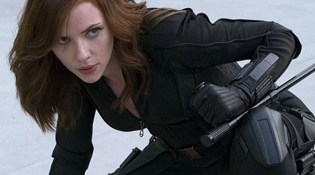 The wig Natasha Romanoffs (Scarlett Johansson) in Captain America : Civil War