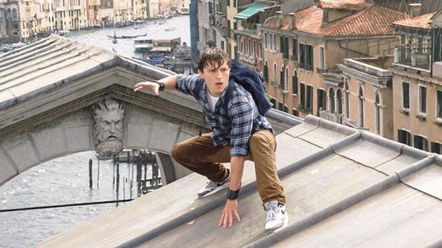 Aja Máquina de escribir Confidencial Sneakers Nike Air Max 1 White Black Wolf Grey worn by Peter Parker (Tom  Holland) in Spider-Man: Far from Home | Spotern