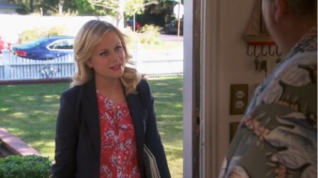 A.L.C. Molly blouse worn by Leslie Knope (Amy Poehler) in Parks and Recreation (S05E20)