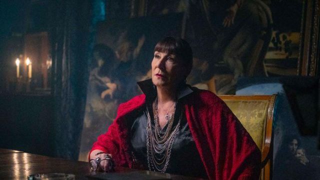 Chain layered necklace worn by The Director (Anjelica Huston) in John Wick: Chapter 3 – Parabellum