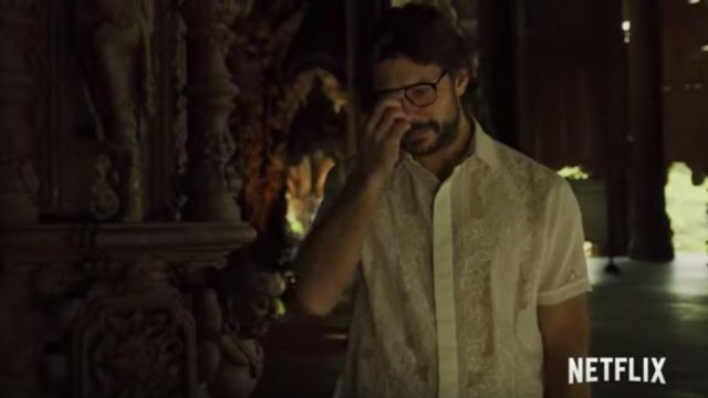The white shirt short sleeve El Profesor (Álvaro Dead) in The casa de papel (Season 3)