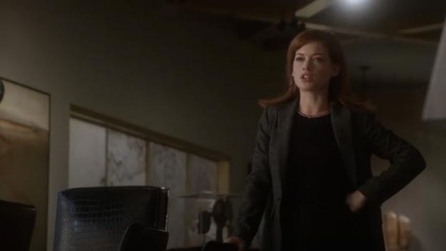 Black Rib Knit Short Sleeve Sweater worn by Lisa Donovan (Jane Levy) in WHAT / IF (Season1 Episode2)