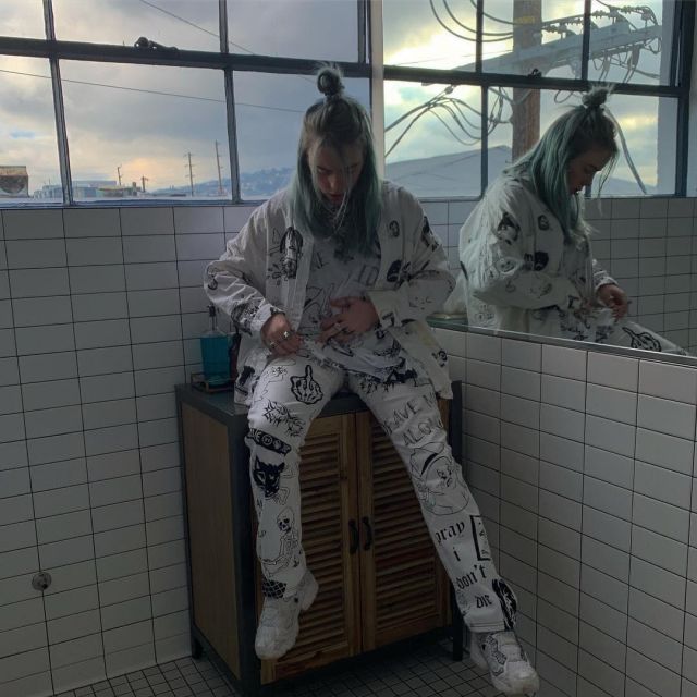 The white t-shirt printed of Billie Eilish account on the instagram of @billieeilish