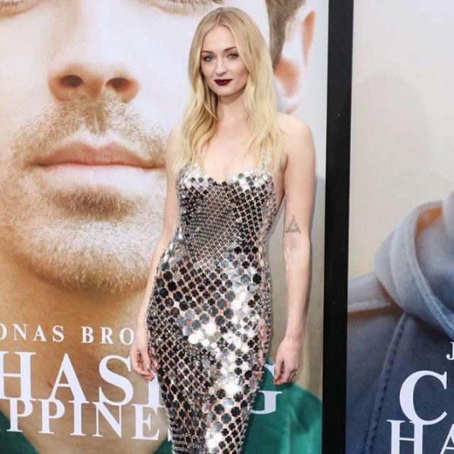 Halter Back Sequin Long Dress of Sophie Turner at the premiere of the Jonas Brothers’ documentary Chasing Happiness, in LA 4 june 2019