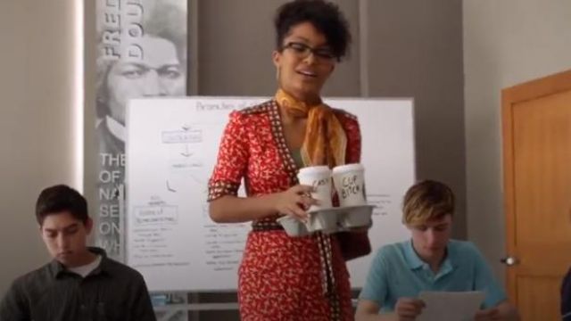 Black and green Glasses in Jade Gradient worn by Zoey Johnson (Yara Shahidi) in grown-ish (Season 01 Episode 04)