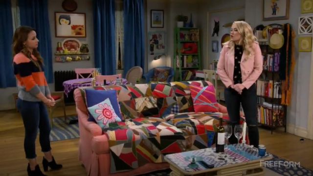 Vince Camuto Federa Ankle Bootie worn by Sofia Rodriguez (Aimee Carrero) in Young & Hungry (S05E09)