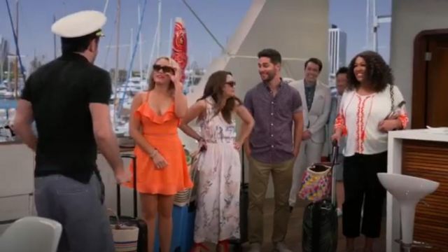 Bebe Coral Ruffle Cross Back Dress usado por Gabi Diamond (Emily Osment) en Young & Hungry (S05E20)