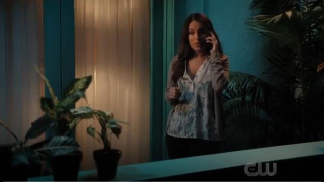 Joie Aruna Tie Dye Silk Top worn by Dr. Luisa Alver (Yara Martinez) in Jane the Virgin (S05E10)