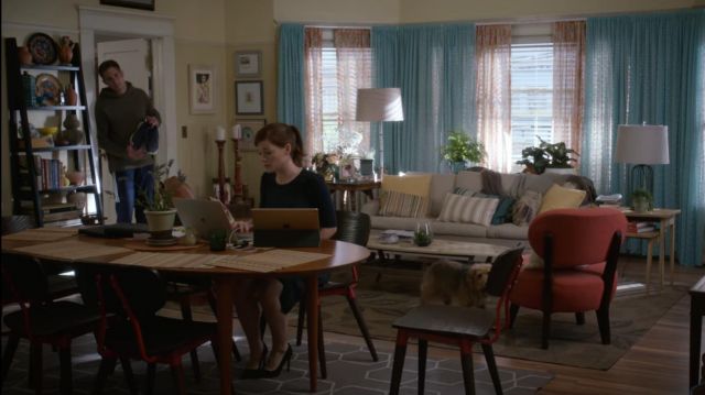 L'ordinateur Apple MacBook Pro de Lisa Donovan (Jane Levy) dans WHAT / IF (S01E01)