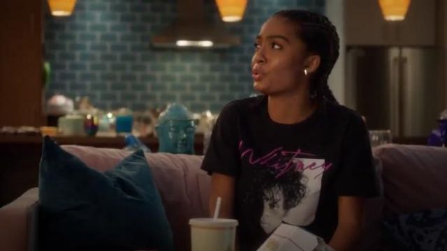 Target Whitney Houston Short Sleeve Portrait Graphic Tee worn by Zoey Johnson (Yara Shahidi) in grown-ish (S02E05)
