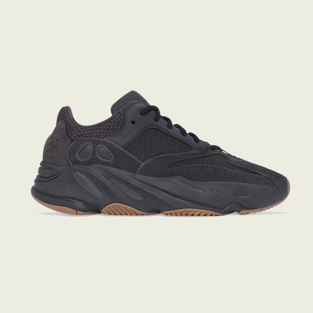 The pair of the adidas Yeezy Boost 700 Utility Black on the account Instagram of @yeezymafia