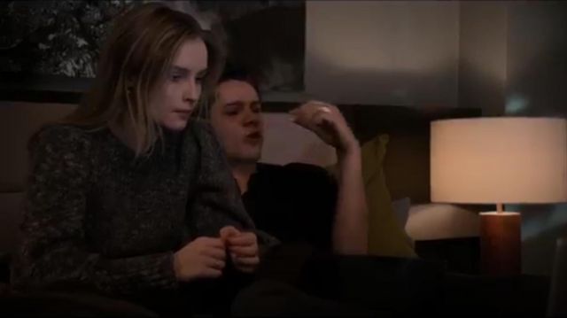 Madewell Pleat Shoulder Pullover Sweater worn by Elle Tomkins (Olivia DeJonge) in The Society (S01E07)