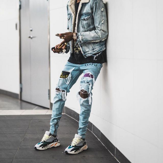 yeezy boost 700 wave runner outfit