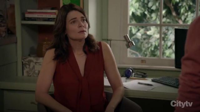 Brick Color Pleated Front Tie Tank Top worn by Heather (Betsy Brandt) in Life in Pieces (Season04 Episode08)