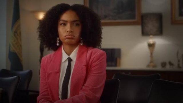 rose Blazer porté par Zoey Johnson (Yara Shahidi) adultes-ish (Saison 02, Épisode 11)