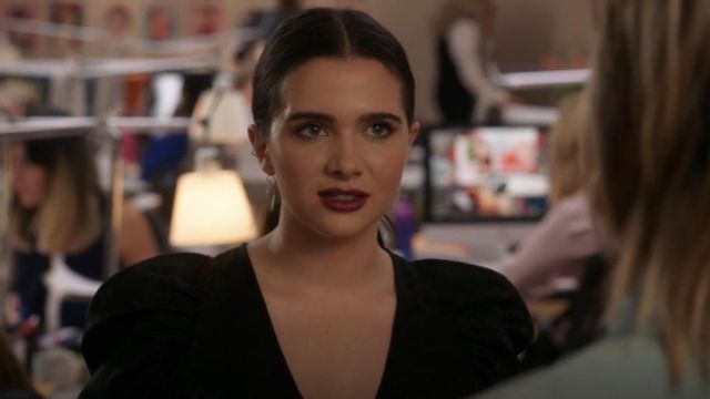 Peggy Li Triangle Cage Earrings worn by Jane Sloan (Katie Stevens) in The Bold Type (Season 03 Episode 10)