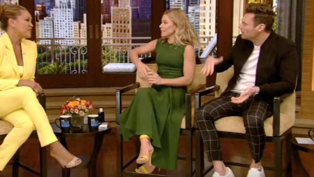 Edeline Lee Bottle Green Pina Midi Dress worn by Kelly Ripa on LIVE with  Kelly and Ryan June 06,2019 | Spotern