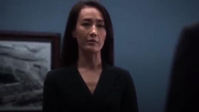 Smythe Asymmetrical Wrap Blazer worn by Hannah Wells (Maggie Q) in Designated Survivor (Season 03 Episode 06)