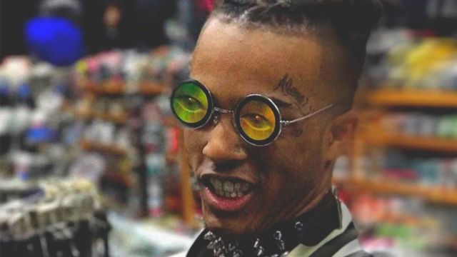 Round sunglasses worn by XXXTentacion as seen in #ProudCatOwner #IHateRappers #IEatPussy video