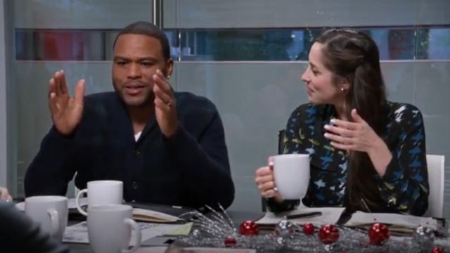 Polo Ralph Lauren Wool Shawl Collar Cardigan Sweater worn by Andre 'Dre'  Johnson (Anthony Anderson) in black-ish (S02E10) | Spotern