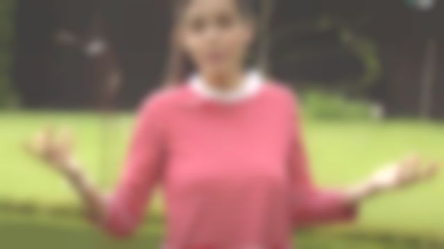 The marinière striped red and white worn by Caroline Tolila in Silence, it grows ! in issuing the June 14, 2019