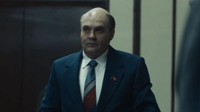 The tie of Mikhail Gorbachev (David Dencik) in Chernobyl (Season 01 Episode 02)