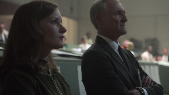 Vert cardigan porté par Margo Madison (Wrenn Schmidt) comme on le voit dans Pour Toute l'Humanité (Saison 01)