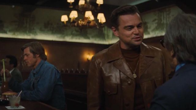 La veste en cuir marron de Rick Dalton (Leonardo DiCaprio) dans Once Upon a Time in Hollywood