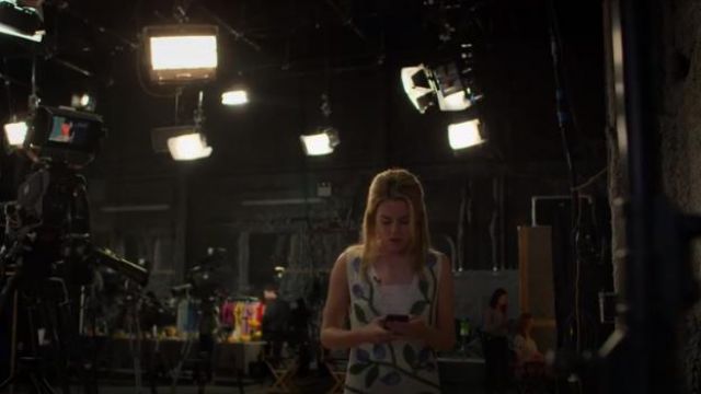 Ganni Orsay Embelli en Mousseline de soie Mini Robe portée par Trish Walker (Rachael Taylor) dans Marvel Jessica Jones (Saison 03 Episode 04)