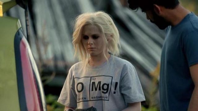 The gray t-shirt "O-Mg!" worn by Olivia Moore (Rose McIver) in iZombie (S01E03)
