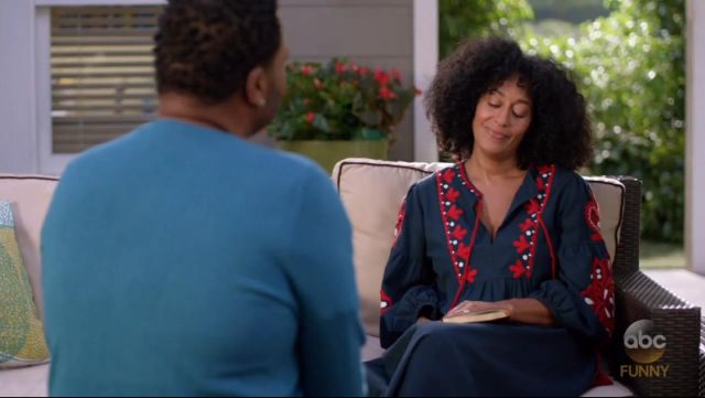 Zara Brodée Robe Longue Grande porté par arc-en-ciel Johnson (Tracee Ellis Ross), en black-ish (Season04 Episode02)