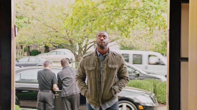 Chaqueta de carga marrón usada por Brian Banks (Aldis Hodge) en Brian Banks