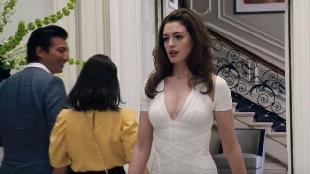 Bandage White dress worn by Josephine Chesterfield (Anne Hathaway) as seen in The Hustle