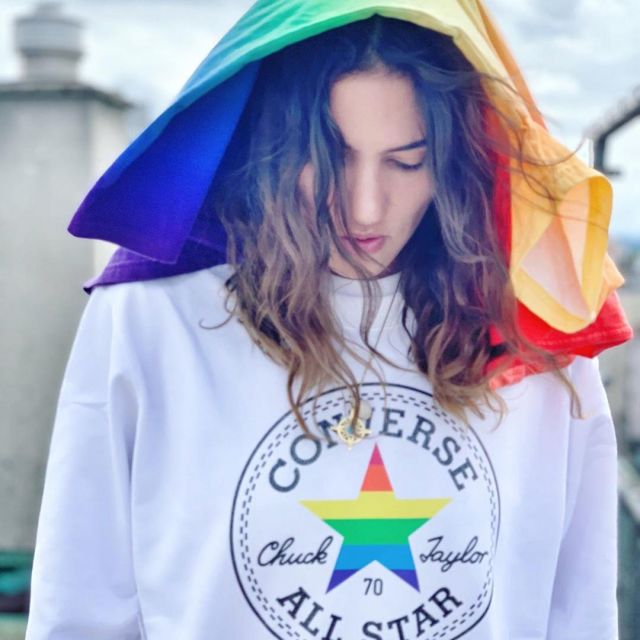 Sweatshirt Converse Pride worn by Tamy Glauser on his account Instagram @tamynation
