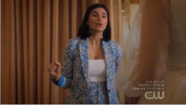 Alice + Olivia Macey Blazer in Cornflower / White worn by Lina (Diane Guerrero) in Jane the Virgin (Season05 Episode14)