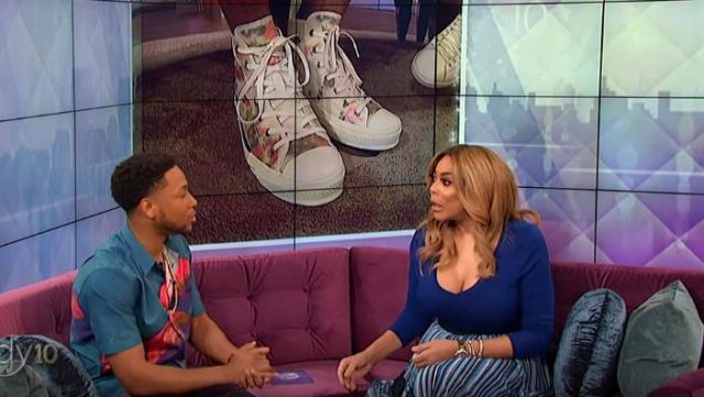 A New Day only at Target Blue long-sleeve v-neck worn by Wendy Williams on The Wendy Williams Show June 26,2019