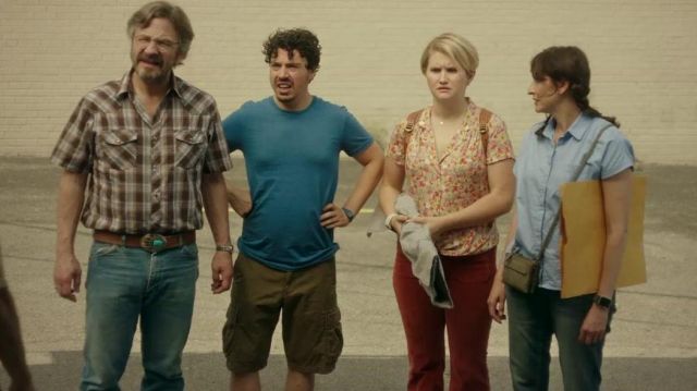 Pantalones usados por Cynthia (Jillian Bell) en Sword of Trust