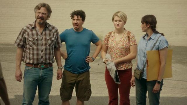 Pantalón Blue Jeans usado por Mary (Michaela Watkins) en Sword of Trust