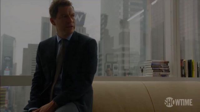 The brown tie kingdom of Noah Solloway (Dominic West) in The Affair (S02E01)