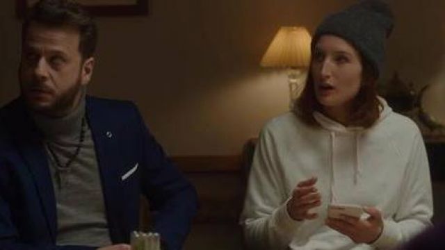 The gray sweater turtleneck Olivier (Olivier Rosemberg) in Family Business (S01E04)