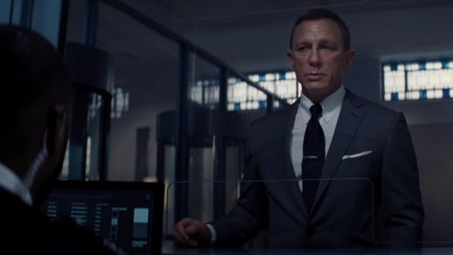 Grey slim suit worn by James Bond (Daniel Craig) in Bond 25