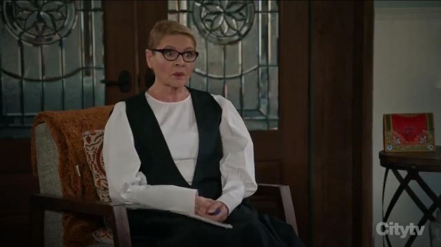 Veronica Beard Clarke Button Back Poplin Top worn by Joan (Dianne Wiest) in Life in Pieces (S04E13)