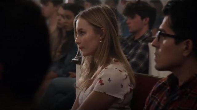 Reformation Lucky Wrap Dress worn by Elle Tomkins (Olivia DeJonge) in The Society (S01E03)